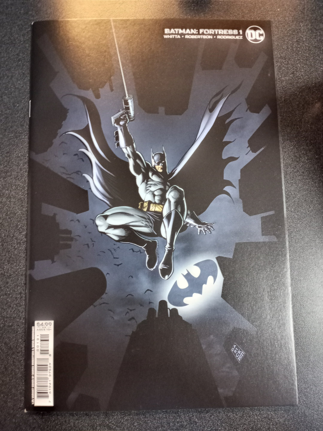 Batman Fortress #1 (Of 8) Cover C 1 in 25 Darick Robertson Card Stock Variant