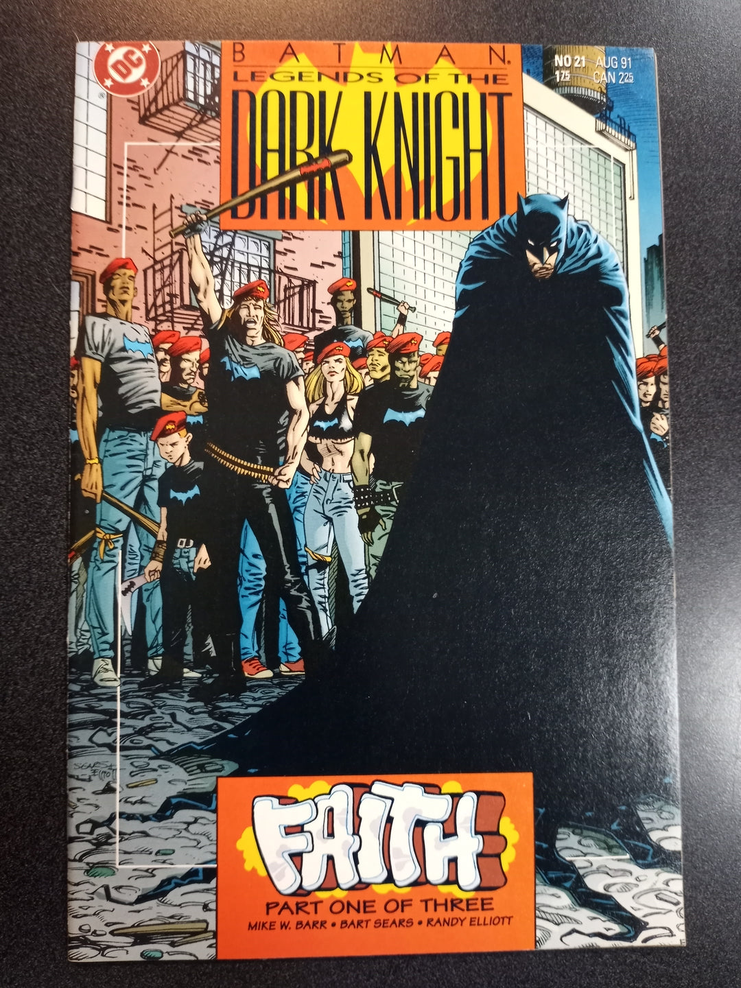 Batman Legends of the Dark Knight #21 NM