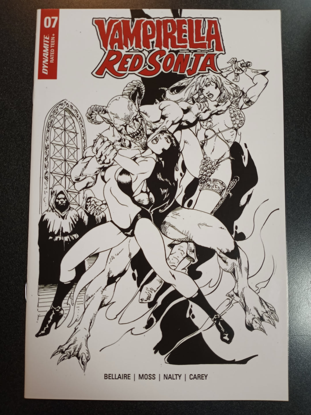 Vampirella Red Sonja #7 1:7 Castro B&W Foc Variant