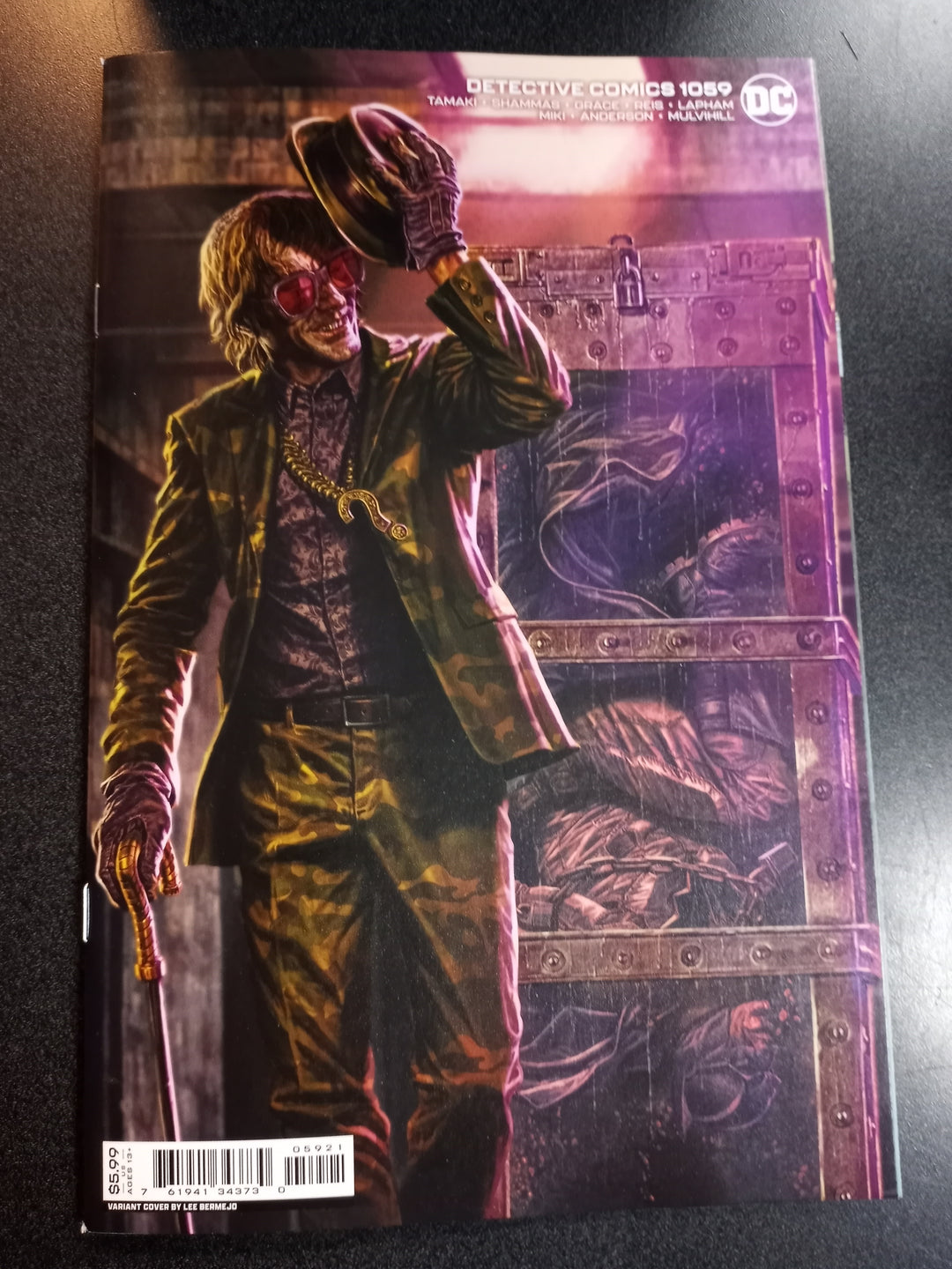 Detective Comics #1059 Cover B Lee Bermejo Card Stock Variant